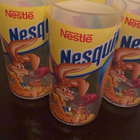 Vintage set of 4 Nestle Nesquick Plastic Tumblers - Picture 2 of 2